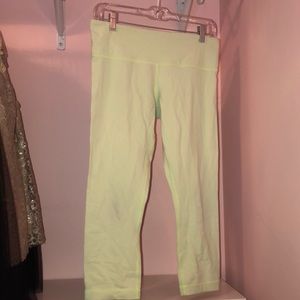 LULULEMON light green capri leggings